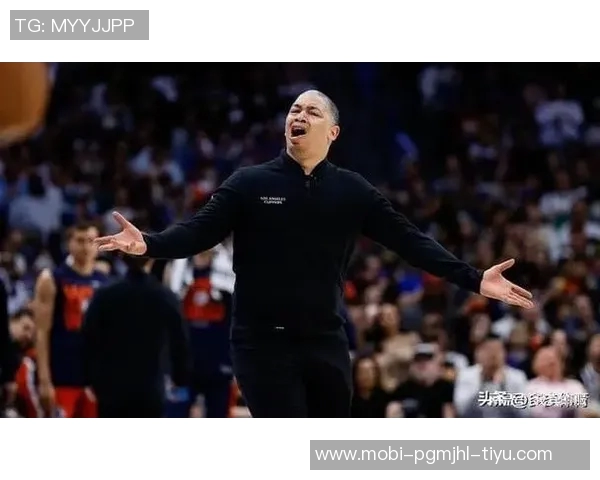 卢指导赞比尔对抗训练表现出色移动能力令人印象深刻