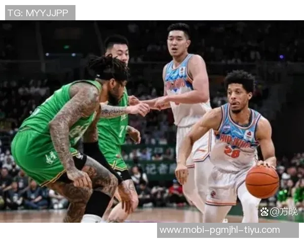 苏群分析勇士队核心球员年龄问题与战术选择强调集中力量打歼灭战的重要性